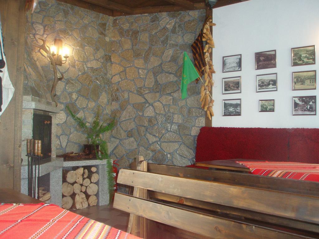 Mania Guest House Kalofer Exterior foto