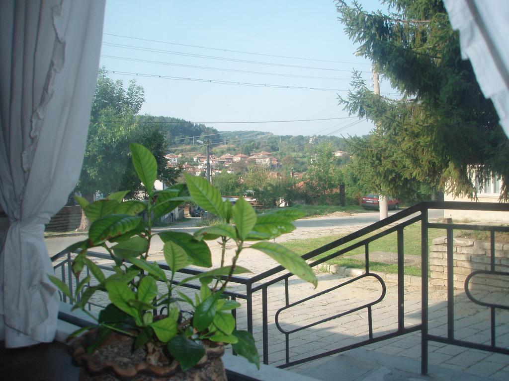Mania Guest House Kalofer Exterior foto