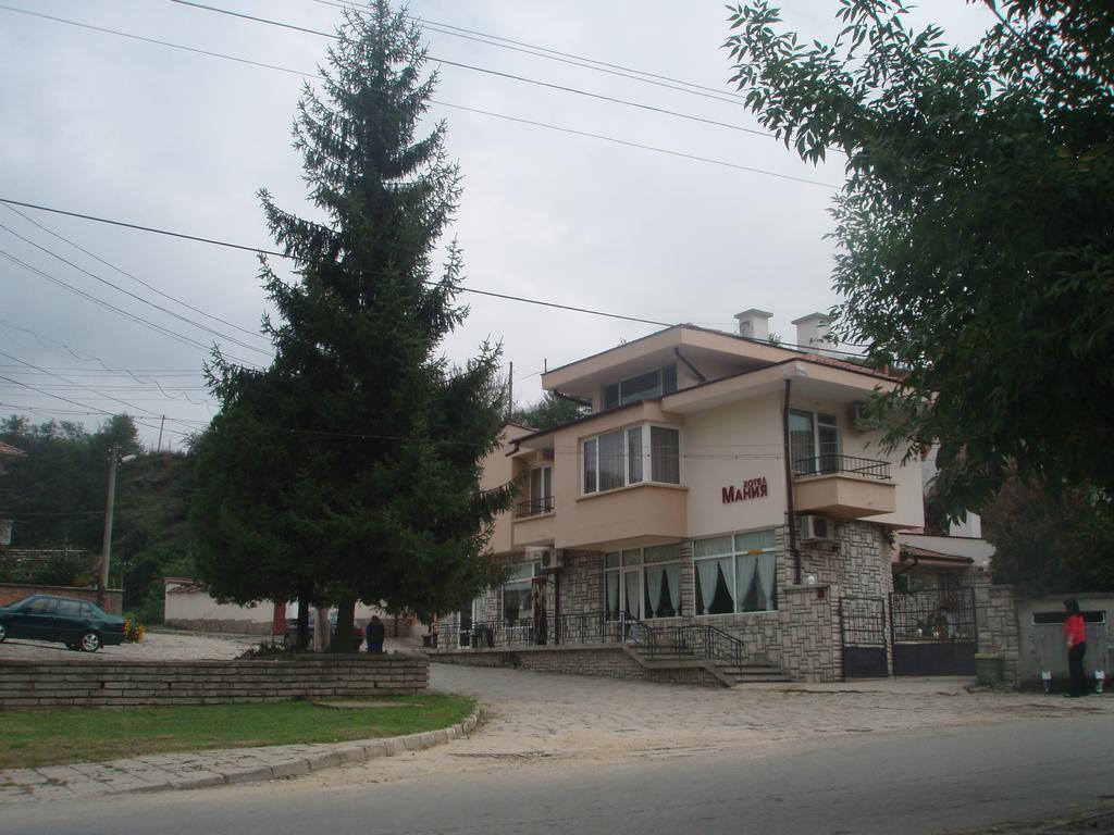 Mania Guest House Kalofer Exterior foto